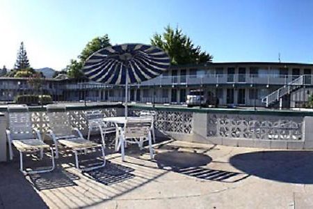 Economy Inn Ukiah Exterior foto